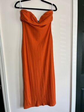 Lulu's Vibrant Orange Strapless Ribbed Midi Dress